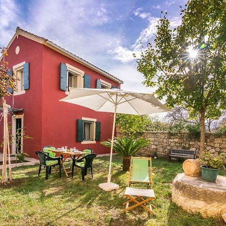 Traditional Rustic Maisonette By Konnect Agios Ioannis Peristerion Buitenkant foto