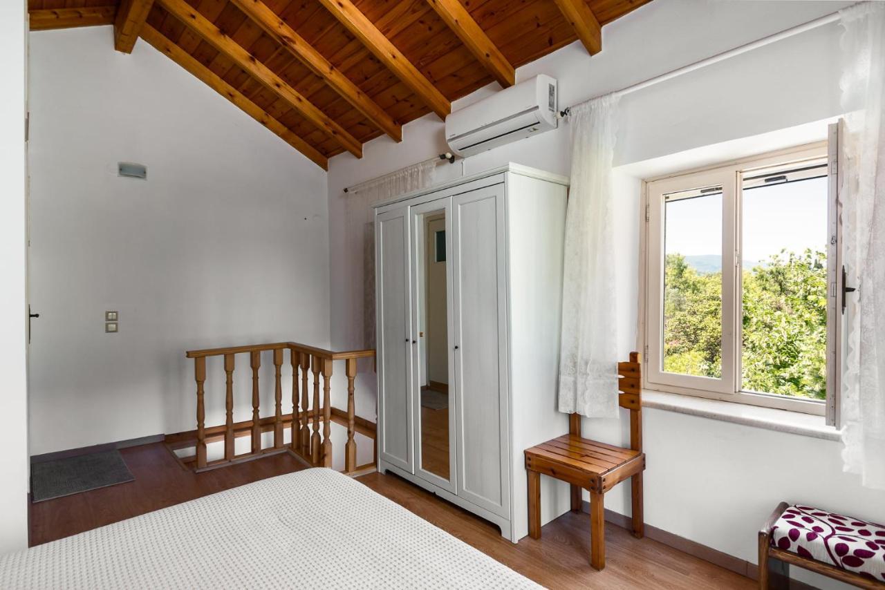 Traditional Rustic Maisonette By Konnect Agios Ioannis Peristerion Buitenkant foto