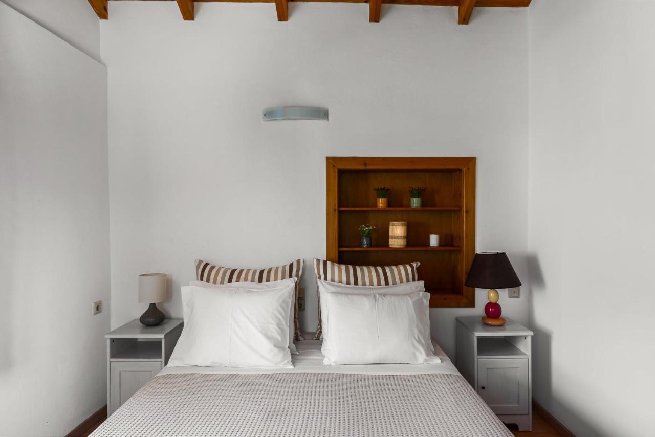 Traditional Rustic Maisonette By Konnect Agios Ioannis Peristerion Buitenkant foto